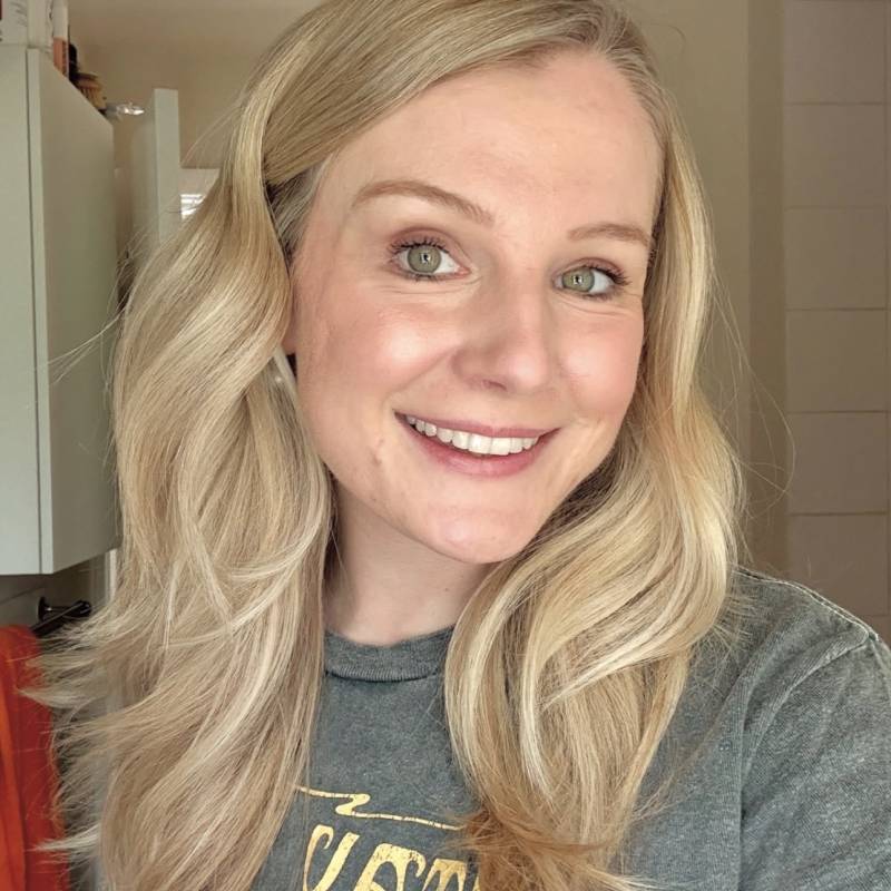 Elizabeth98180 dating