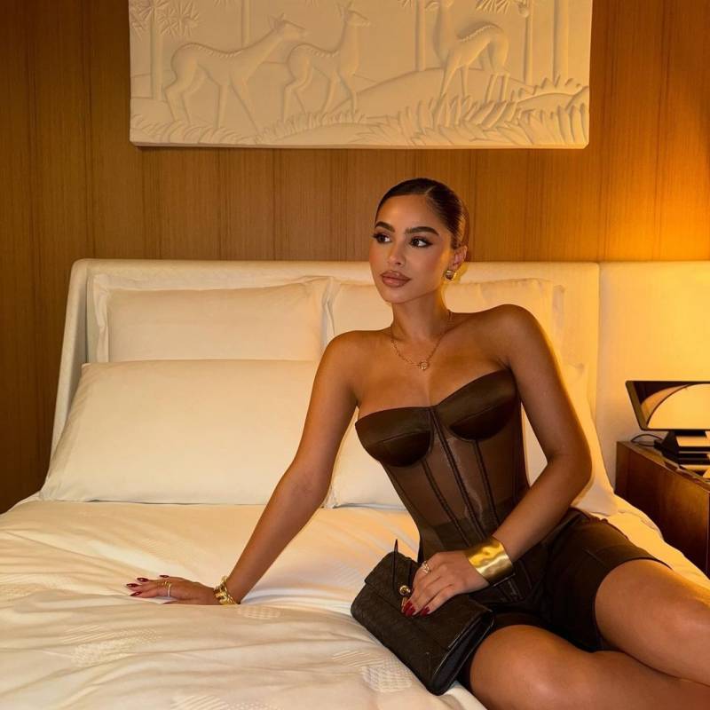 Amayalia21383 dating