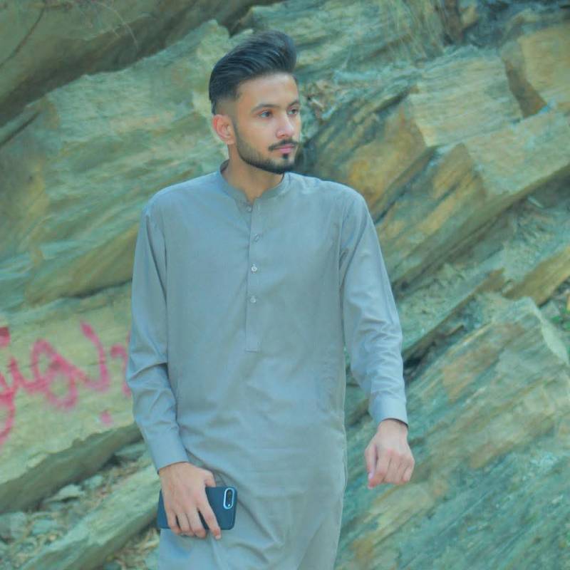Umarfarooqkhan62713 dating